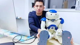 Ammar avec NAO à l’INRIA Bordeaux
